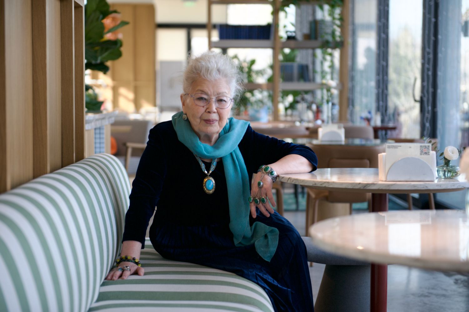 Магира Қожахметова — Қазақстан журналистикасының аңызы, ол мамандық, дәуір және ХХ ғасырдағы қазақ мәдениетінің негізгі тұлғаларымен болған кездесулер туралы әңгімелейді. Журналистика, Магира Қожахметова, Қазақстан журналистикасы, сұхбат, журналистика тарихы, қазақ зиялылары, Бауыржан Момышұлы, Майя Плисецкая, Оралхан Бөкей, Қазақстан мәдениеті, медиа, сөз, дәуір, тұлғалар портреттері, Shanger.kz