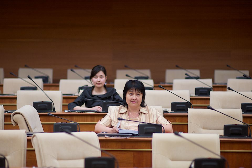 Закулисье работы депутатов Мажилиса Парламента Казахстана, заседания, комитеты и парламентская жизнь, Мажилис, Парламент Казахстана, депутаты, законотворчество, Астана, парламентская жизнь, Карлыгаш Нуржан, Shanger.kz