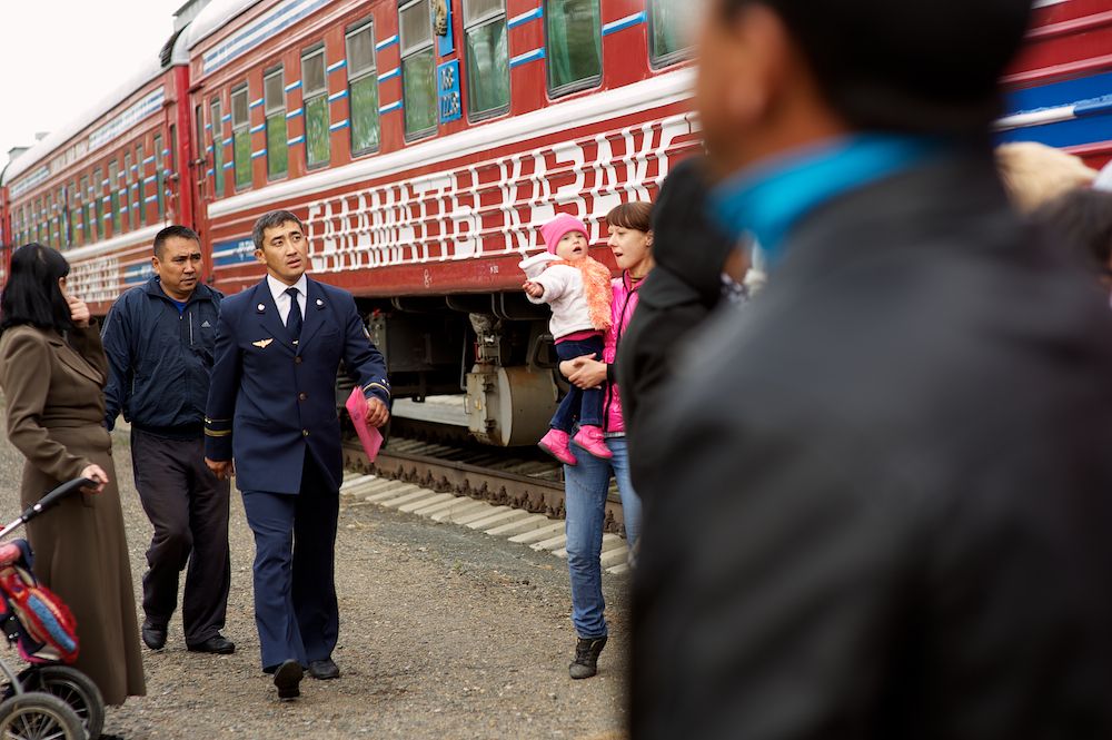 Медицинские поезда «Денсаулык», «Жәрдем» и «Саламатты Казахстан» бесплатно обследуют сельских жителей Казахстана, предоставляя помощь в самых отдалённых регионах. Поезда здоровья, Денсаулык, Жәрдем, Саламатты Казахстан, медицина, село, Казахстан, КТЖ, мобильная помощь, Карлыгаш Нуржан, Shanger.kz