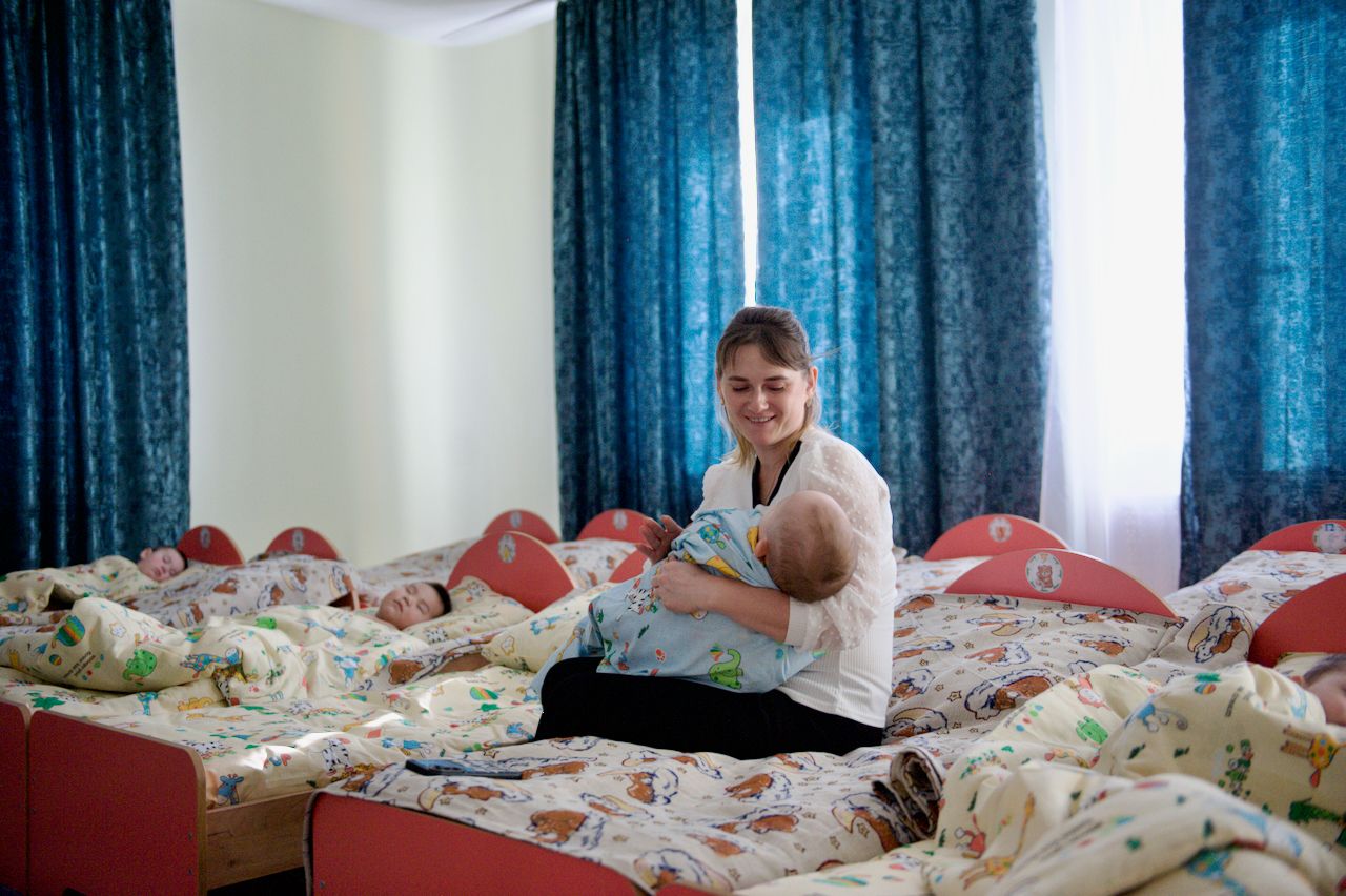 Новый детский сад «Алтын бесік» в селе Аулиеколь Костанайской области, современное пространство, прозванное «Аулиекольским Хогвартсом, детский сад Аулиеколь, Аулиекольский Хогвартс, дошкольное образование Казахстан, Костанайская область, Алтын бесік, фонд Halyk Тимура Кулибаева, социальная инфраструктура села, модернизация образования, Тимур Кулибаев