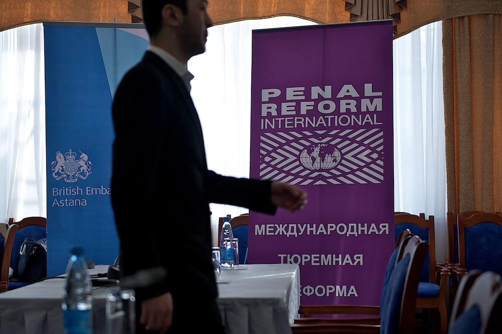 Бывшие осужденные Казахстана, проходящие ресоциализацию и адаптацию к жизни после тюрьмы в реабилитационных центрах и приютах, тюремная реформа, ресоциализация, бывшие осужденные, пробация, PRI, реабилитационные центры, Павлодар, Караганда, Карлыгаш Нуржан, Shanger.kz