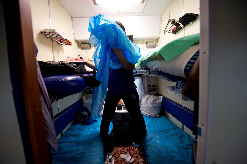 Медицинские поезда «Денсаулык», «Жәрдем» и «Саламатты Казахстан» бесплатно обследуют сельских жителей Казахстана, предоставляя помощь в самых отдалённых регионах. Поезда здоровья, Денсаулык, Жәрдем, Саламатты Казахстан, медицина, село, Казахстан, КТЖ, мобильная помощь, Карлыгаш Нуржан, Shanger.kz