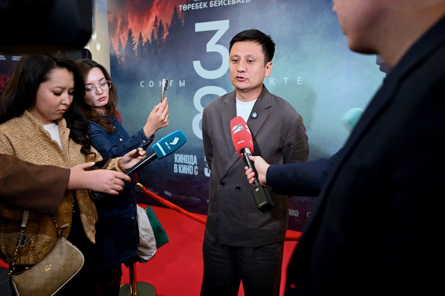 «38. Соңғы нүкте» фильмінің премьерасы, «Семей орманы» трагедиясы және орманды қалпына келтіру. Семей орманы, 38. Соңғы нүкте, 2023 жылғы өрт, орманшылар, Абай облысы, орманды қалпына келтіру, Halyk Орманы, қазақ киносы