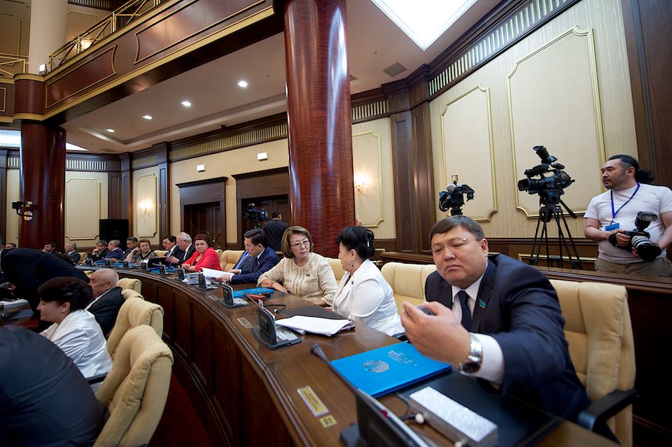 Закулисье работы депутатов Мажилиса Парламента Казахстана, заседания, комитеты и парламентская жизнь, Мажилис, Парламент Казахстана, депутаты, законотворчество, Астана, парламентская жизнь, Карлыгаш Нуржан, Shanger.kz
