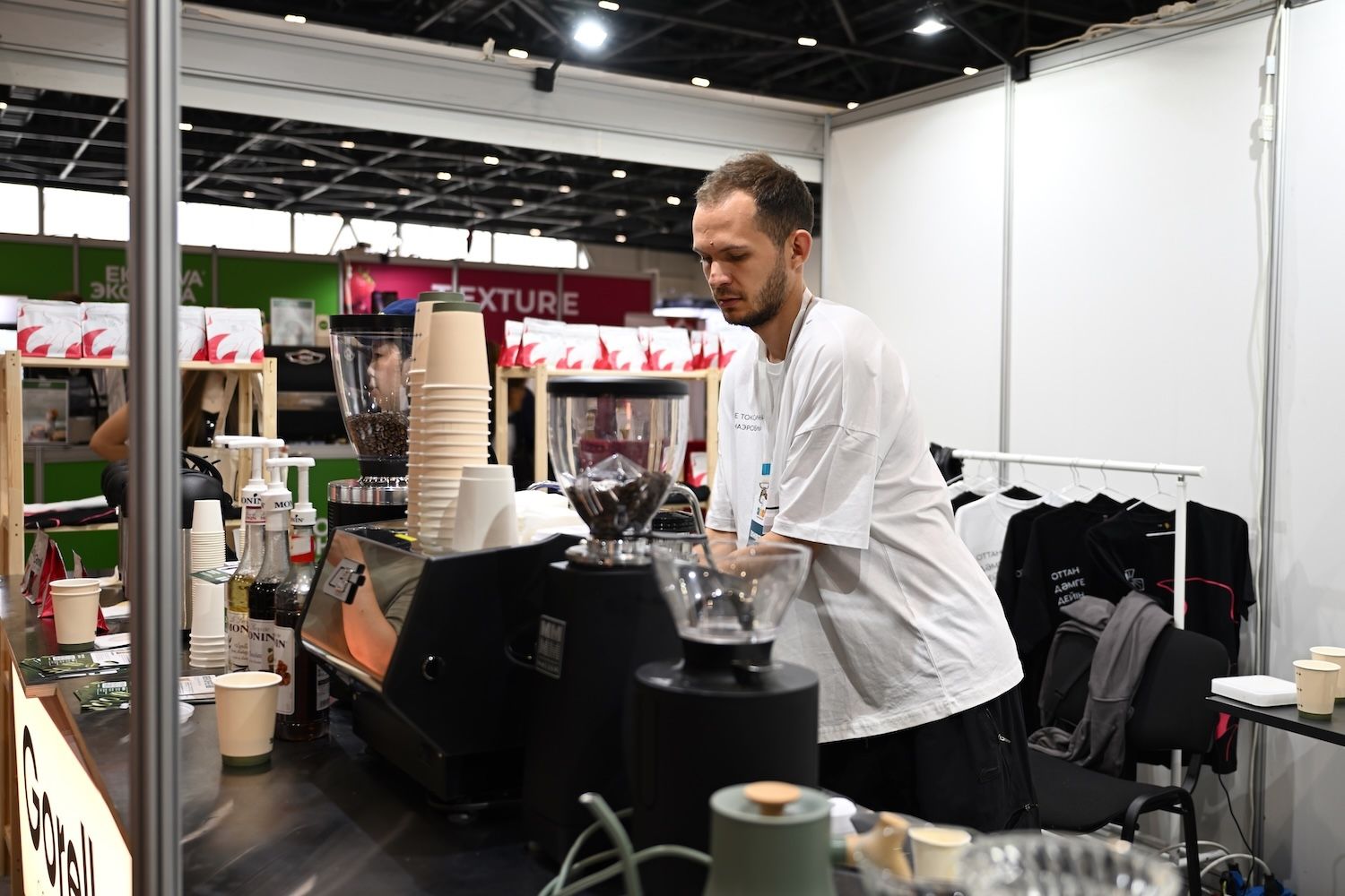 Астанадағы Astana Coffee Expo 2026 көрмесінен фоторепортаж: баристалар, қуырушылар, халықаралық қатысушылар, кофе және bubble tea. Astana Coffee Expo 2026, Қазақстандағы кофе, кофе мәдениеті, бариста, specialty coffee, кофе қуыру, Астана, Қазақстан, HoReCa, bubble tea, фоторепортаж