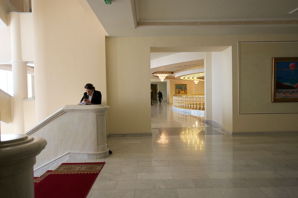 Президентский дворец Акорда, внутренние залы, переговорные, зимний сад и рабочие помещения Администрации Президента Казахстан, акорда, президент Казахстана, резиденция президента, дворец, Астана, архитектура, администрация президента, фоторепортаж, Казахстан, Shanger.kz, Карлыгаш Нуржан, Карла Нур