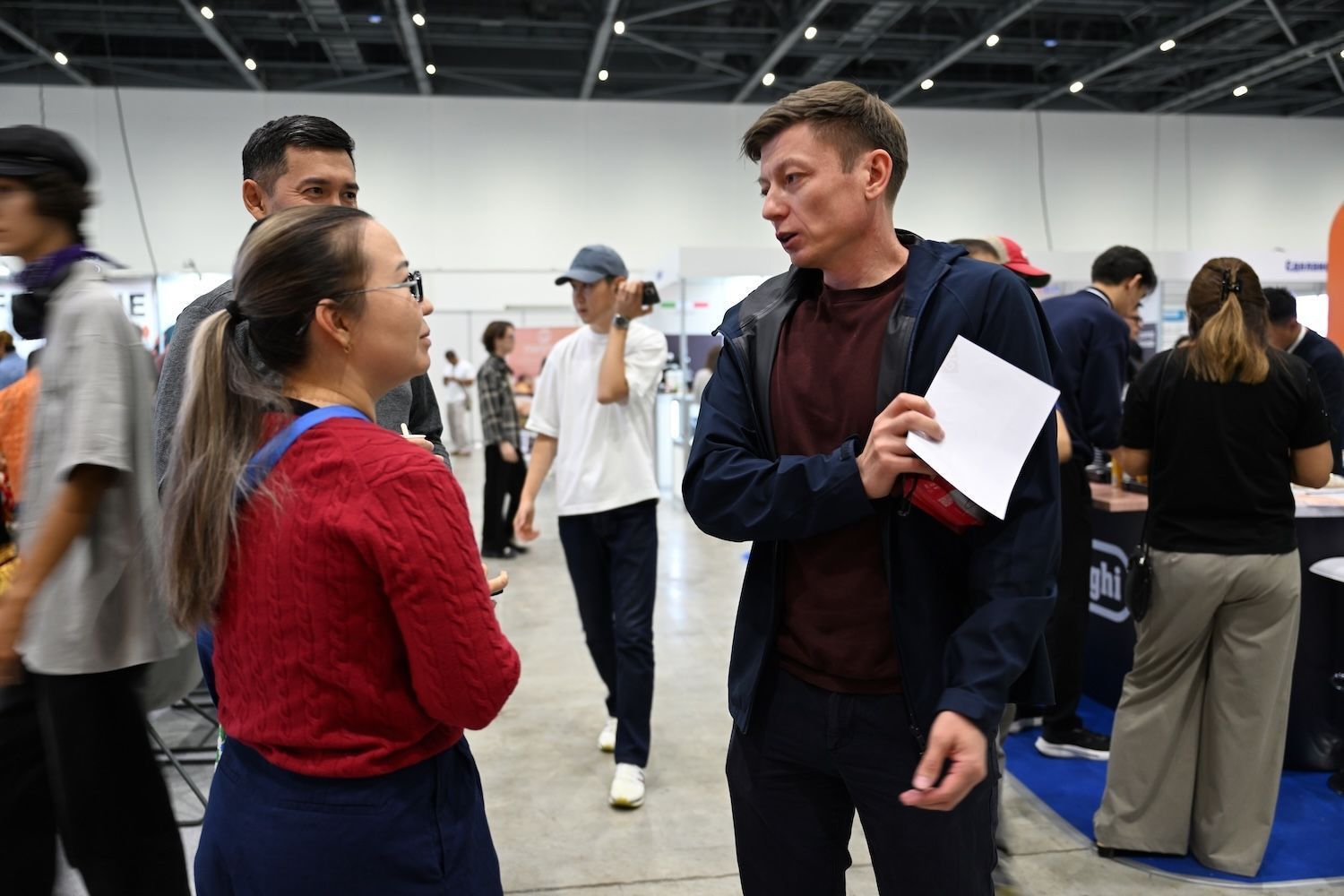 Астанадағы Astana Coffee Expo 2026 көрмесінен фоторепортаж: баристалар, қуырушылар, халықаралық қатысушылар, кофе және bubble tea. Astana Coffee Expo 2026, Қазақстандағы кофе, кофе мәдениеті, бариста, specialty coffee, кофе қуыру, Астана, Қазақстан, HoReCa, bubble tea, фоторепортаж