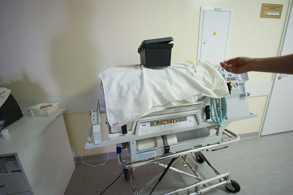 Врачи-неонатологи и медсёстры роддома №3 в Астане выхаживают недоношенных детей весом от 500 граммов, используя современные методы лечения и заботу, неонатология, недоношенные дети, роддом №3, медицина Казахстана, здоровье новорождённых, Астана, Карлыгаш Нуржан, Shanger.kz