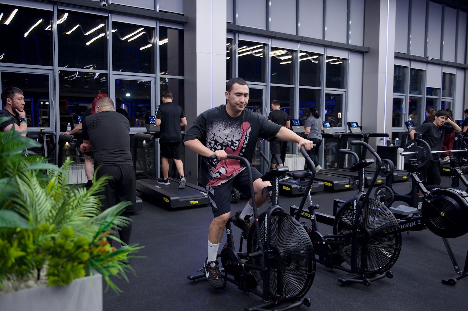 Герои поколения 1986 года рассказывают о взрослении вместе с независимым Казахстаном — от 90-х до цифровой эпохи. Казахстан, независимость Казахстана, поколение 1986, дети независимости, 90-е, тенге, Астана, EXPO 2017, цифровой Казахстан, личные истории, фоторепортаж, Shanger.kz