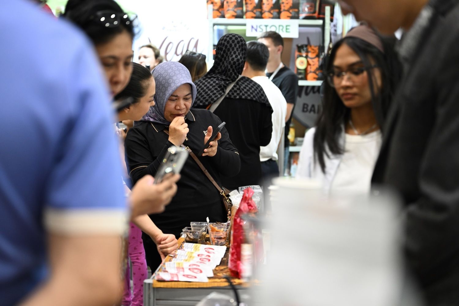 Астанадағы Astana Coffee Expo 2026 көрмесінен фоторепортаж: баристалар, қуырушылар, халықаралық қатысушылар, кофе және bubble tea. Astana Coffee Expo 2026, Қазақстандағы кофе, кофе мәдениеті, бариста, specialty coffee, кофе қуыру, Астана, Қазақстан, HoReCa, bubble tea, фоторепортаж