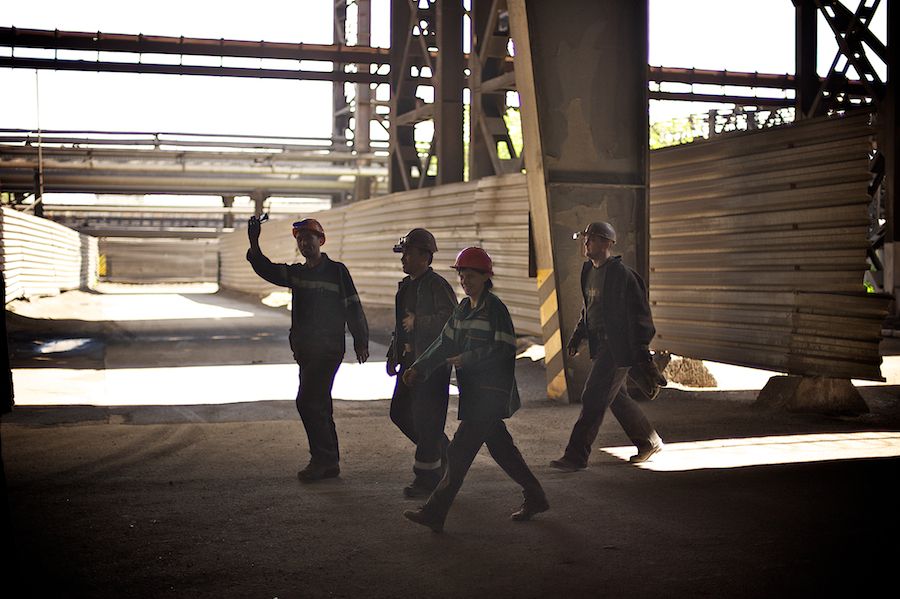 Производство стали на металлургическом комбинате «АрселорМиттал Темиртау»: добыча руды, плавка, прокат и жизнь металлургов Казахстана, АрселорМиттал Темиртау, металлурги, сталь, производство, Казахстан, завод, металлургический комбинат, промышленность, рабочие, Shanger.kz, Карлыгаш Нуржан