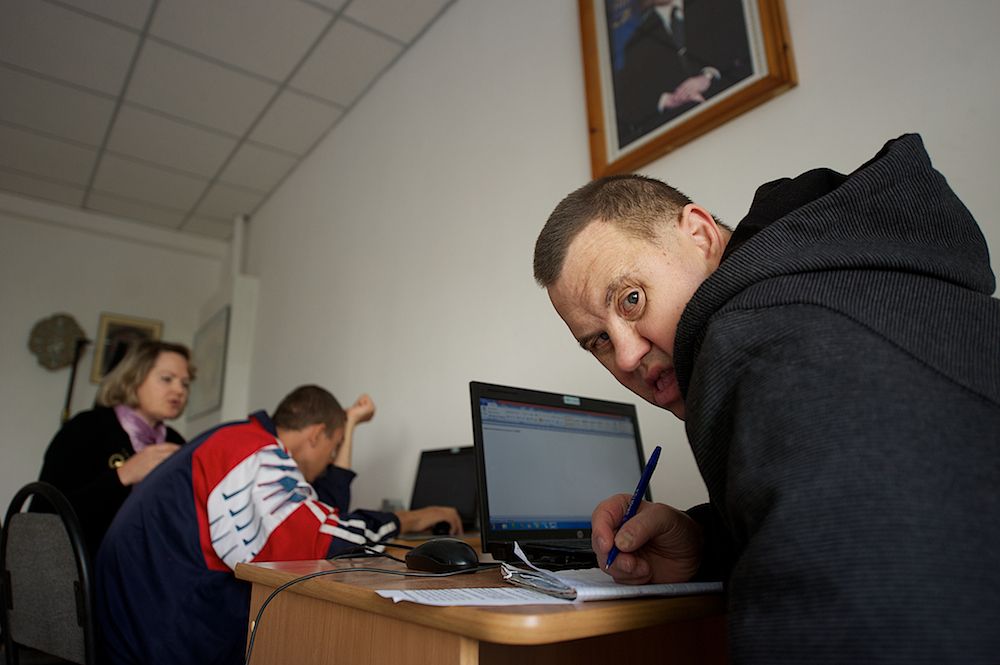 Пациенты павлодарского клубного дома «Альрами» на занятиях по реабилитации и общению, ментальное здоровье, психоневрология, клубный дом Альрами, социальная реабилитация, Павлодар, Казахстан, Карлыгаш Нуржан, Shanger.kz