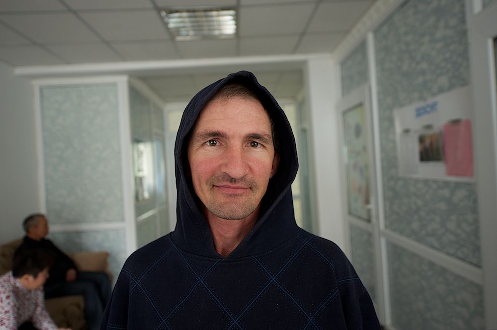 Пациенты павлодарского клубного дома «Альрами» на занятиях по реабилитации и общению, ментальное здоровье, психоневрология, клубный дом Альрами, социальная реабилитация, Павлодар, Казахстан, Карлыгаш Нуржан, Shanger.kz