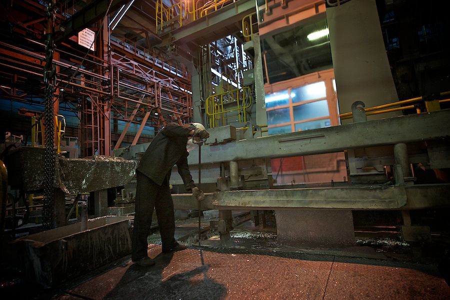 Производство стали на металлургическом комбинате «АрселорМиттал Темиртау»: добыча руды, плавка, прокат и жизнь металлургов Казахстана, АрселорМиттал Темиртау, металлурги, сталь, производство, Казахстан, завод, металлургический комбинат, промышленность, рабочие, Shanger.kz, Карлыгаш Нуржан