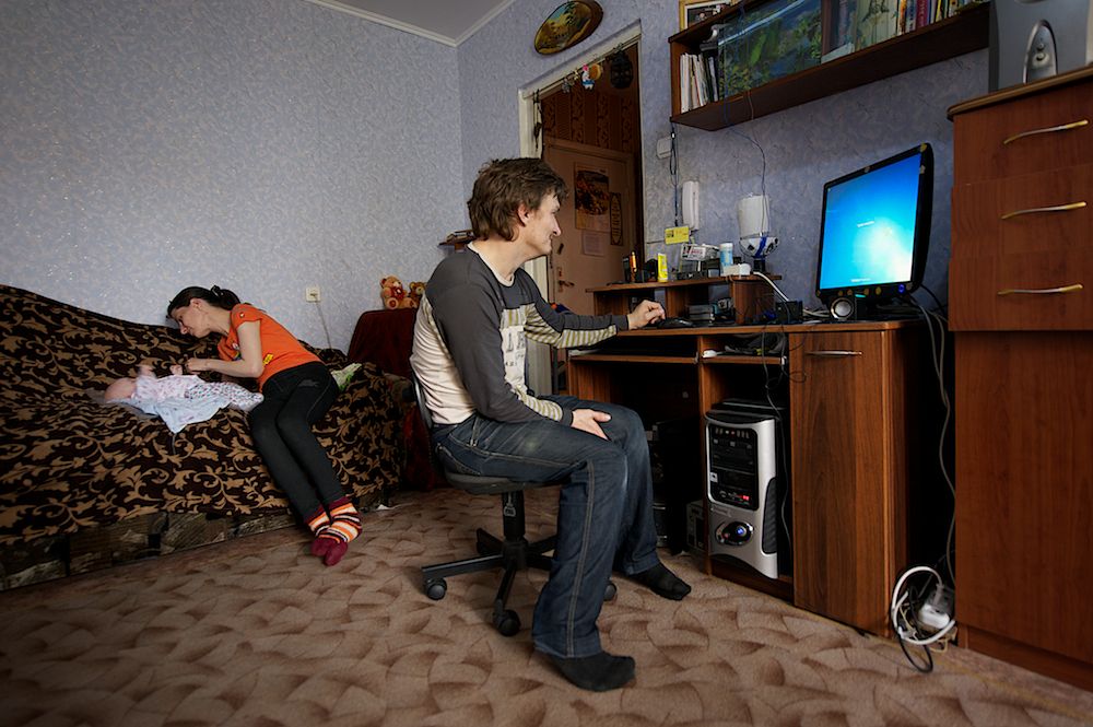 Пациенты павлодарского клубного дома «Альрами» на занятиях по реабилитации и общению, ментальное здоровье, психоневрология, клубный дом Альрами, социальная реабилитация, Павлодар, Казахстан, Карлыгаш Нуржан, Shanger.kz