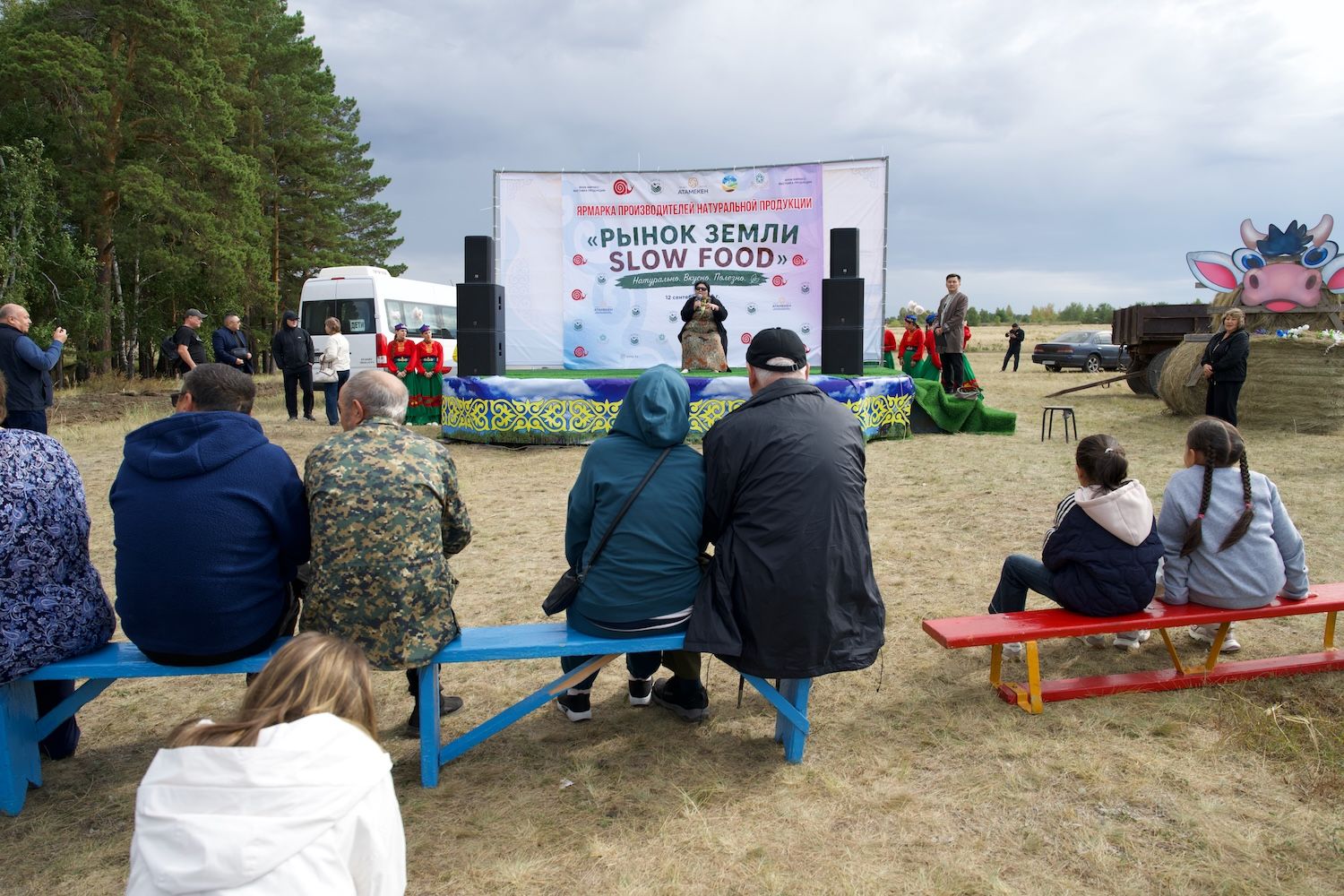 Қарабұлақ ауылындағы «Жердің сыйы» табиғи өнімдер жәрмеңкесі. Жердің сыйы, Қарабұлақ, қазақстандық фермерлер, табиғи өнімдер, Slow Food, Жер нарығы, Ақмола облысы, ауыл шаруашылығы