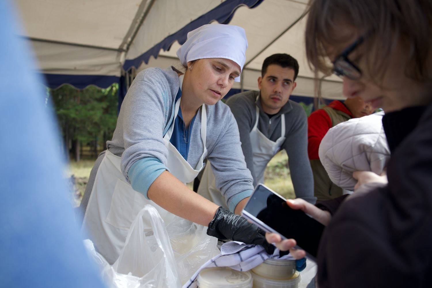 Қарабұлақ ауылындағы «Жердің сыйы» табиғи өнімдер жәрмеңкесі. Жердің сыйы, Қарабұлақ, қазақстандық фермерлер, табиғи өнімдер, Slow Food, Жер нарығы, Ақмола облысы, ауыл шаруашылығы