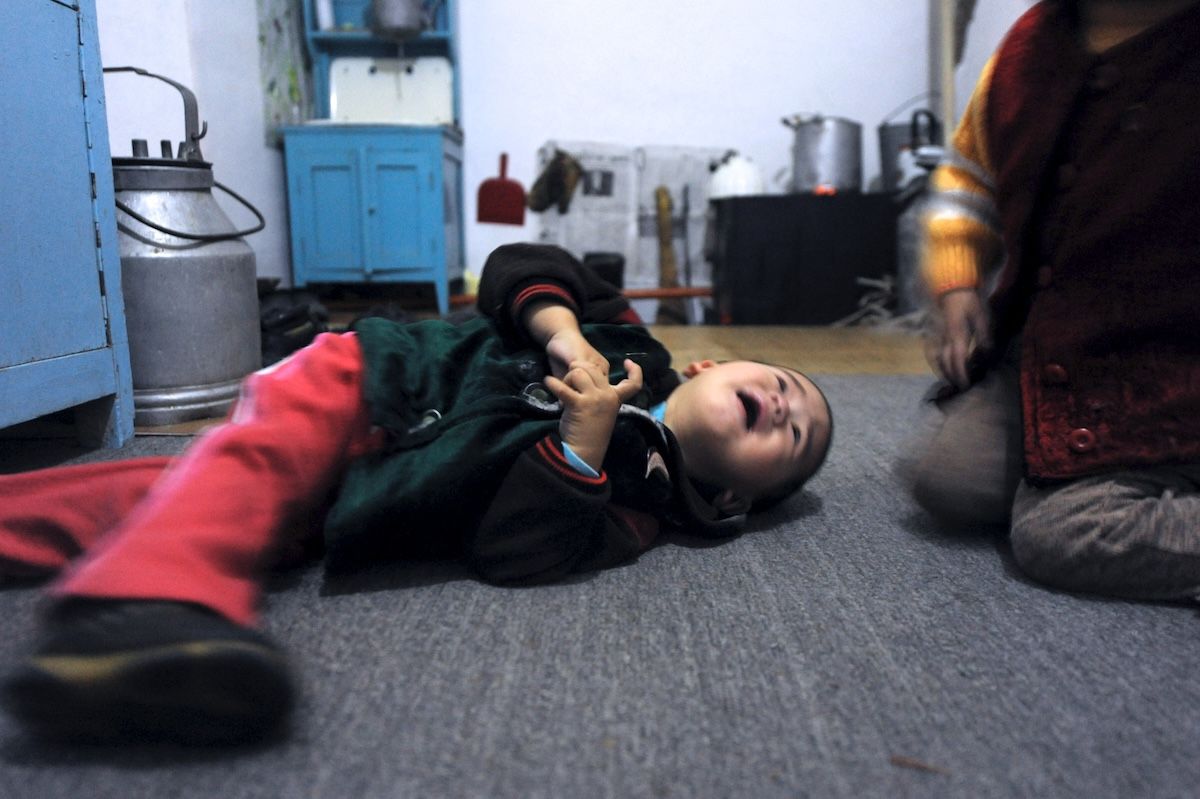 Казахская семья чабанов из села Кызылагаш живёт вдали от городской суеты, сохраняя традиционный уклад, гостеприимие и простую радость сельской жизни. Чабаны, сельская жизнь, Кызылагаш, традиции Казахстана, семья, сельский быт, Зима в Казахстане, Карлыгаш Нуржан, Shanger.kz