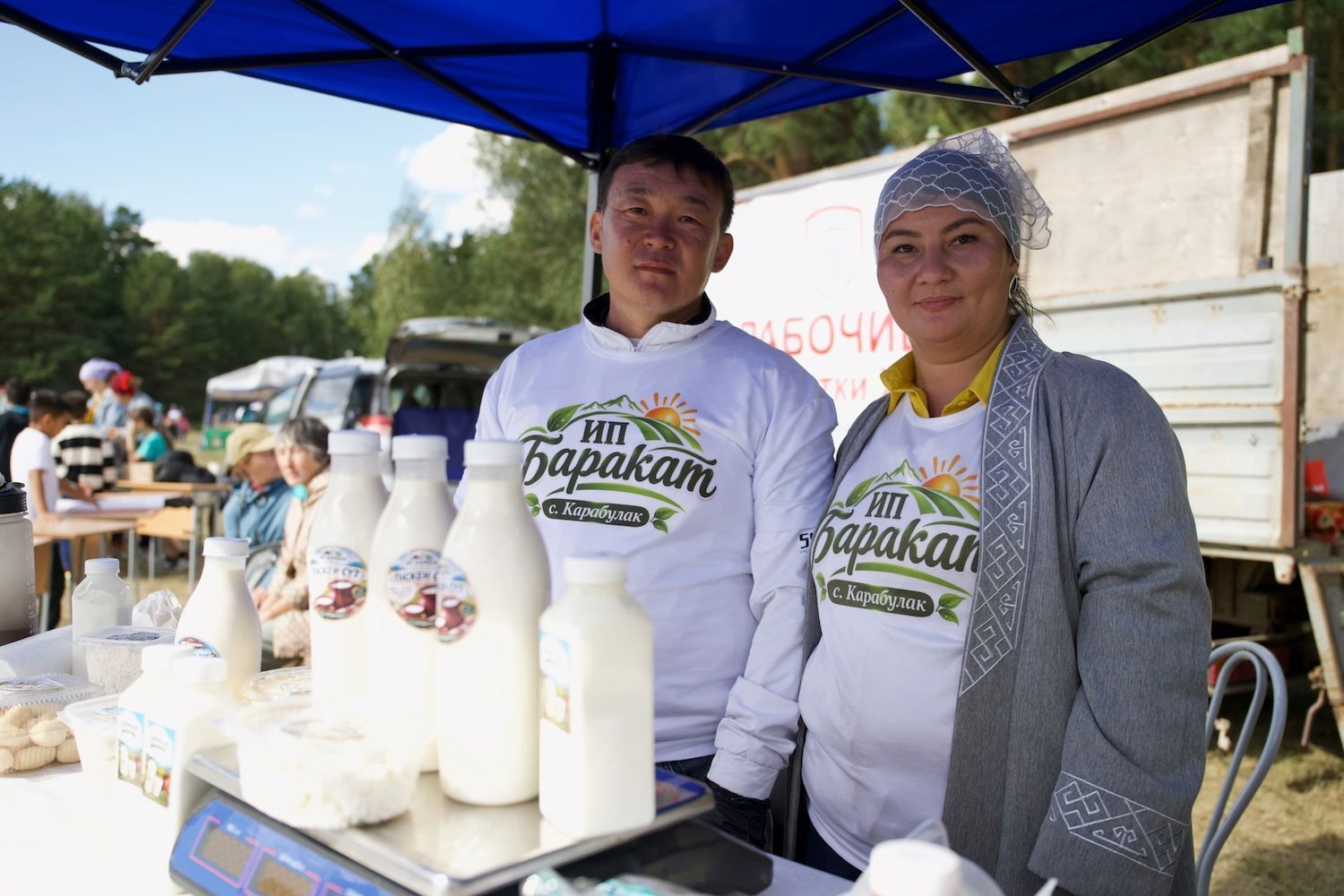 Қарабұлақ ауылындағы «Жердің сыйы» табиғи өнімдер жәрмеңкесі. Жердің сыйы, Қарабұлақ, қазақстандық фермерлер, табиғи өнімдер, Slow Food, Жер нарығы, Ақмола облысы, ауыл шаруашылығы