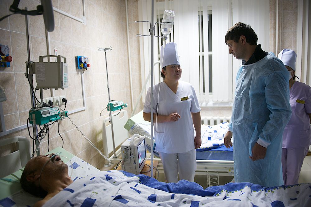 Благотворительный проект «Ангел-хранитель» фонда «Кус Жолы» и Казкоммерцбанка оснастил Урджарскую районную больницу современным медоборудованием. Ангел-хранитель, Урджар, Восточно-Казахстанская область, фонд Кус Жолы, Казкоммерцбанк, благотворительность, медицина, Карлыгаш Нуржан, Shanger.kz