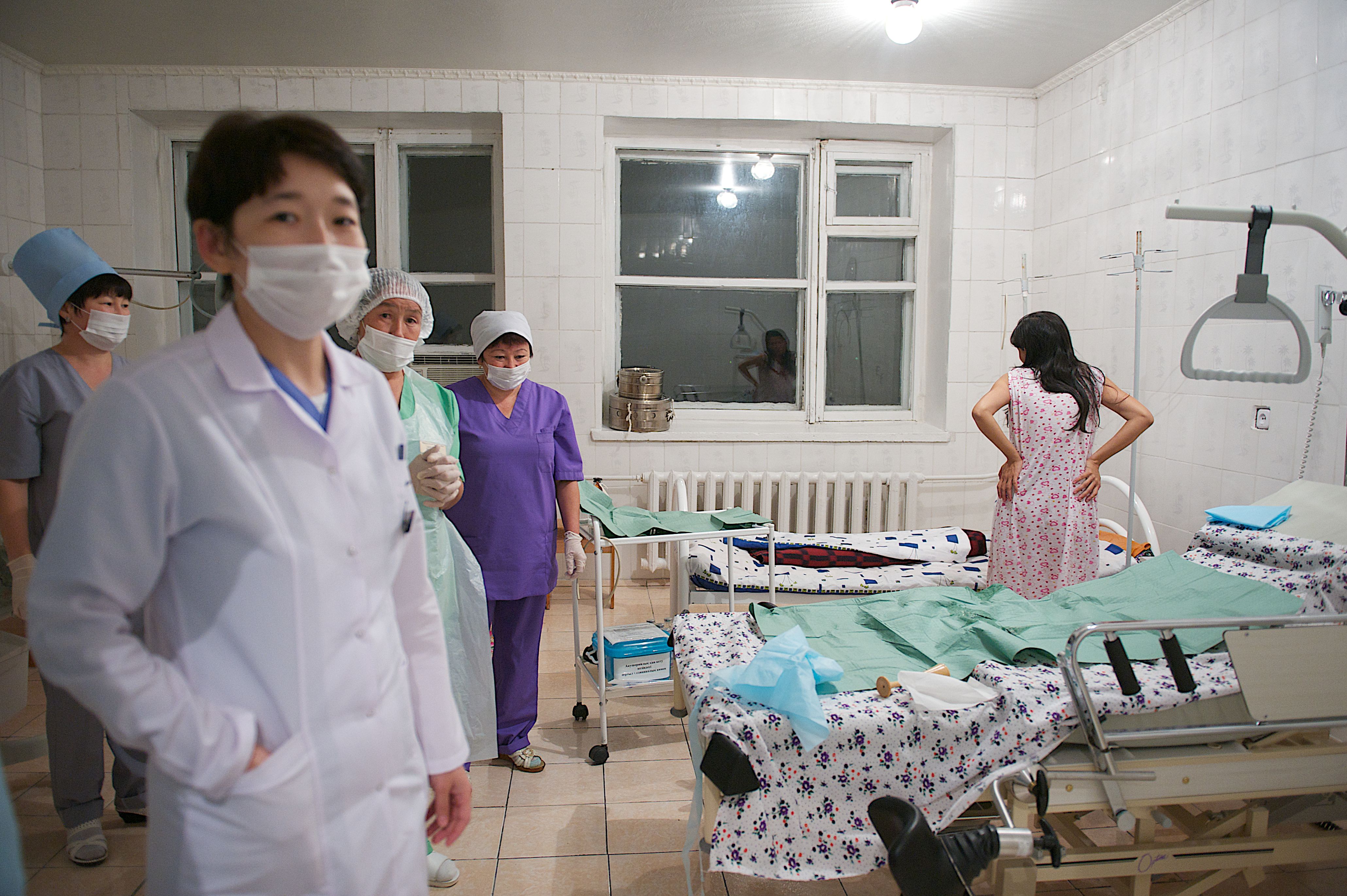 Благотворительный проект «Ангел-хранитель» фонда «Кус Жолы» и Казкоммерцбанка оснастил Урджарскую районную больницу современным медоборудованием. Ангел-хранитель, Урджар, Восточно-Казахстанская область, фонд Кус Жолы, Казкоммерцбанк, благотворительность, медицина, Карлыгаш Нуржан, Shanger.kz