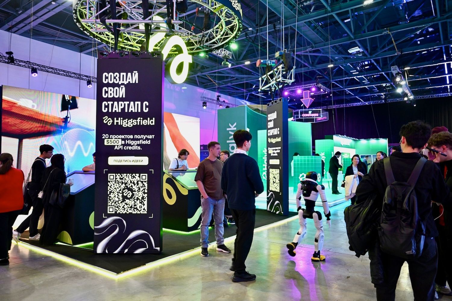 Астанада өткен AI & Digital Bridge 2026 — жасанды интеллект пен цифрлық технологиялар жобаларының көрмесі, AI & Digital Bridge 2026, жасанды интеллект, цифрлық технологиялар, Astana Hub, стартаптар, Қазақстан, Астана, Halyk Bank, Nazarbayev University, Astana IT University