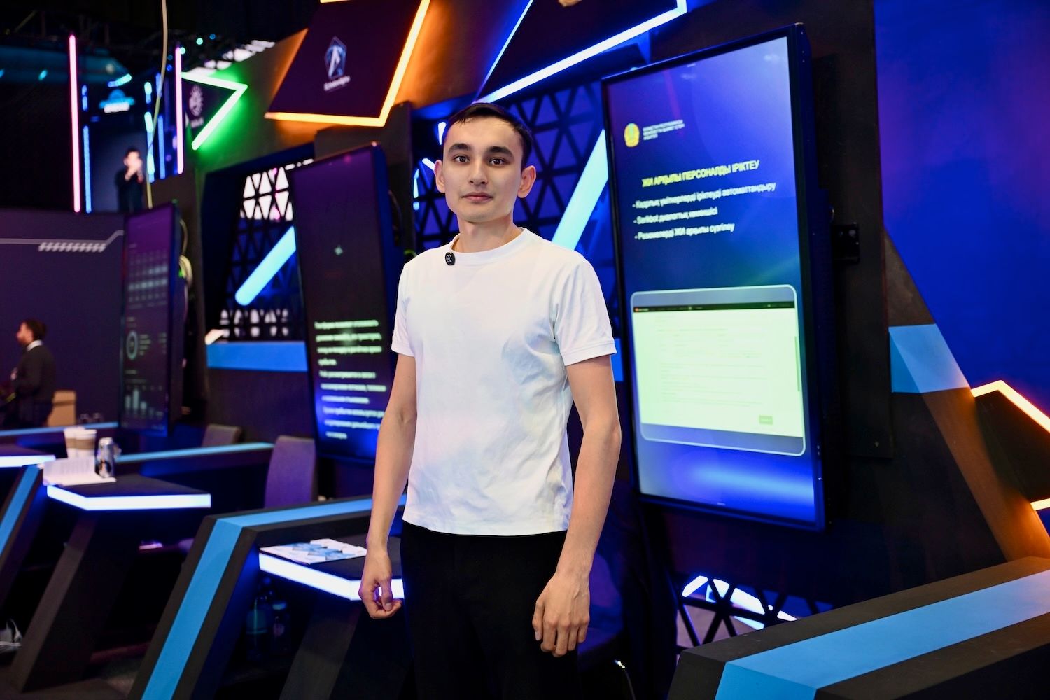 Астанада өткен AI & Digital Bridge 2026 — жасанды интеллект пен цифрлық технологиялар жобаларының көрмесі, AI & Digital Bridge 2026, жасанды интеллект, цифрлық технологиялар, Astana Hub, стартаптар, Қазақстан, Астана, Halyk Bank, Nazarbayev University, Astana IT University