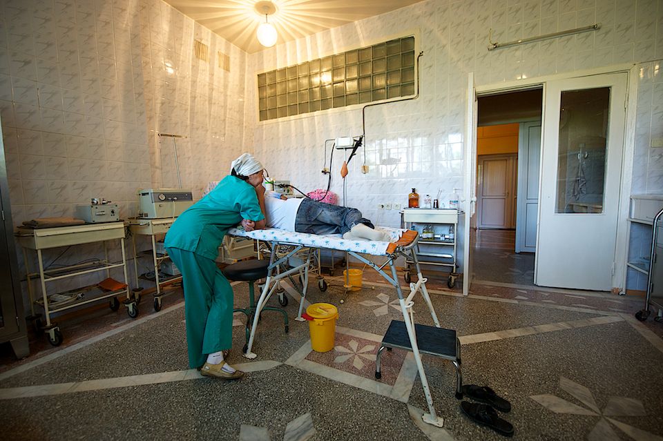 Детская хирургия Алматы: врачи спасают малышей, проглотивших инородные предметы, и предупреждают родителей об опасности повседневных вещей, детская больница, Алматы, хирургия, медицина, безопасность детей, инородные тела, врачи, дети, Карлыгаш Нуржан, Shanger.kz