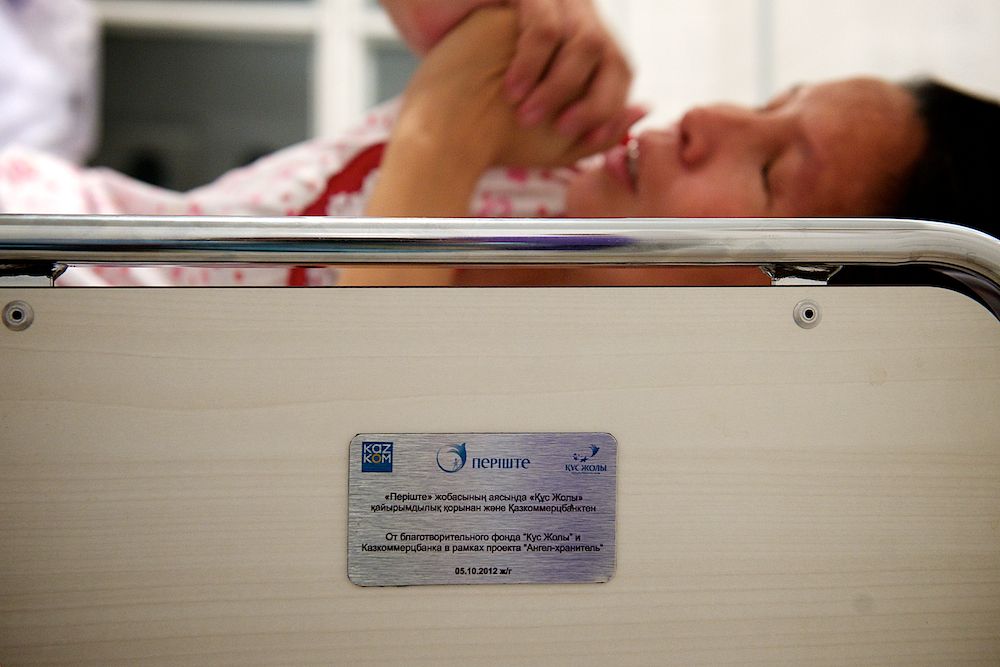 Благотворительный проект «Ангел-хранитель» фонда «Кус Жолы» и Казкоммерцбанка оснастил Урджарскую районную больницу современным медоборудованием. Ангел-хранитель, Урджар, Восточно-Казахстанская область, фонд Кус Жолы, Казкоммерцбанк, благотворительность, медицина, Карлыгаш Нуржан, Shanger.kz