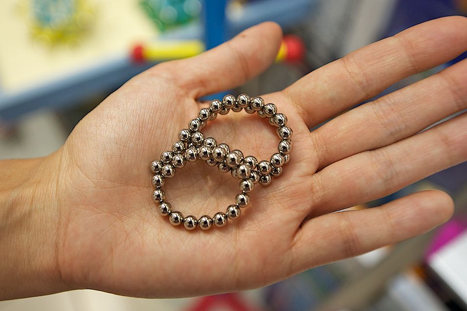 Детская хирургия Алматы: врачи спасают малышей, проглотивших инородные предметы, и предупреждают родителей об опасности повседневных вещей, детская больница, Алматы, хирургия, медицина, безопасность детей, инородные тела, врачи, дети, Карлыгаш Нуржан, Shanger.kz