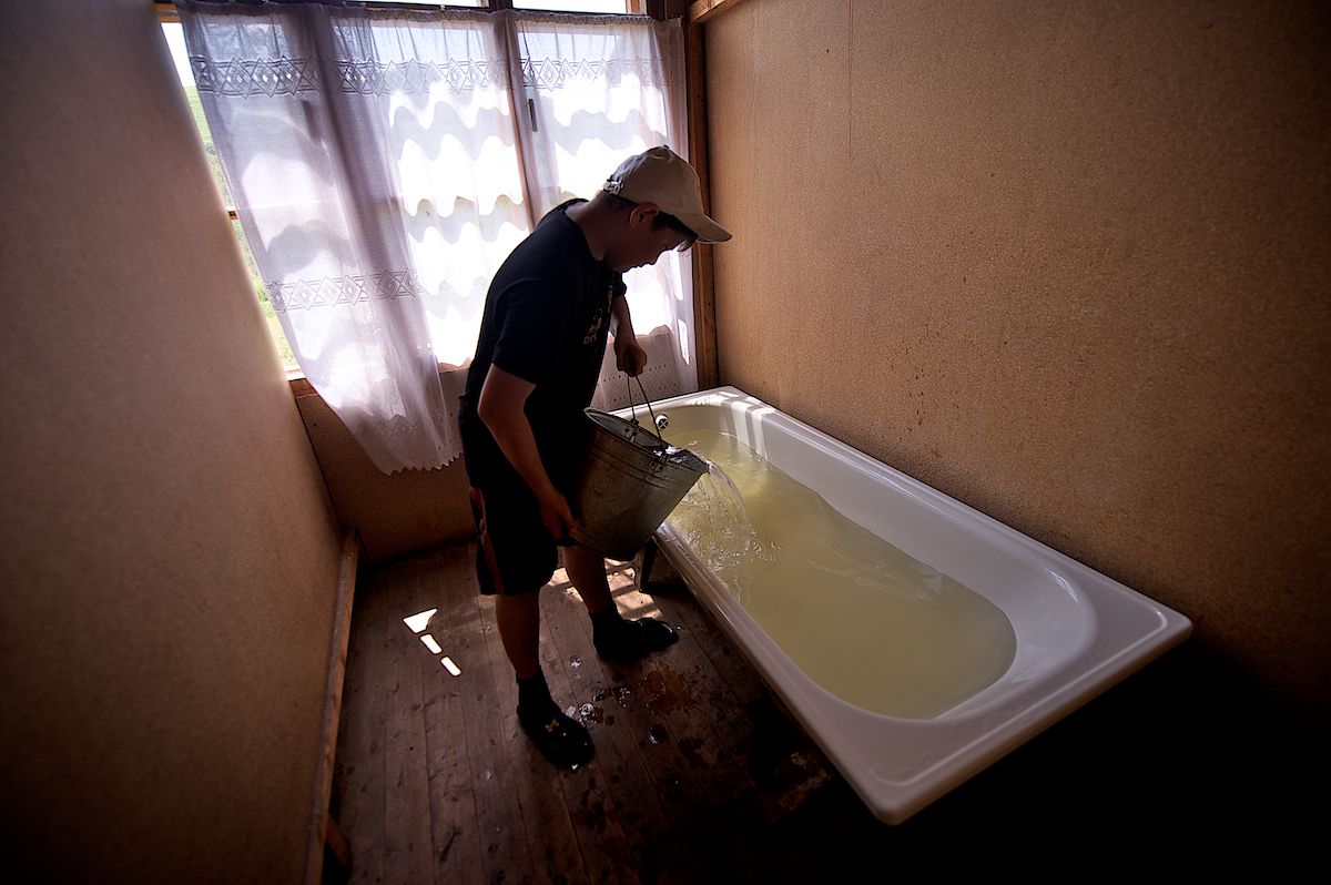 Мараловоды Катон-Карагайского района Восточного Казахстана проводят весеннюю резку пант — молодые рога маралов, из которых изготавливают ценные лечебные препараты. Панты, мараловодство, Катон-Карагай, Восточный Казахстан, маралы, традиции животноводства, экотуризм, пантогематоген, Карлыгаш Нуржан, Shanger.kz