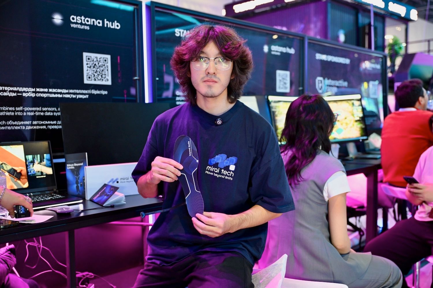 Астанада өткен AI & Digital Bridge 2026 — жасанды интеллект пен цифрлық технологиялар жобаларының көрмесі, AI & Digital Bridge 2026, жасанды интеллект, цифрлық технологиялар, Astana Hub, стартаптар, Қазақстан, Астана, Halyk Bank, Nazarbayev University, Astana IT University