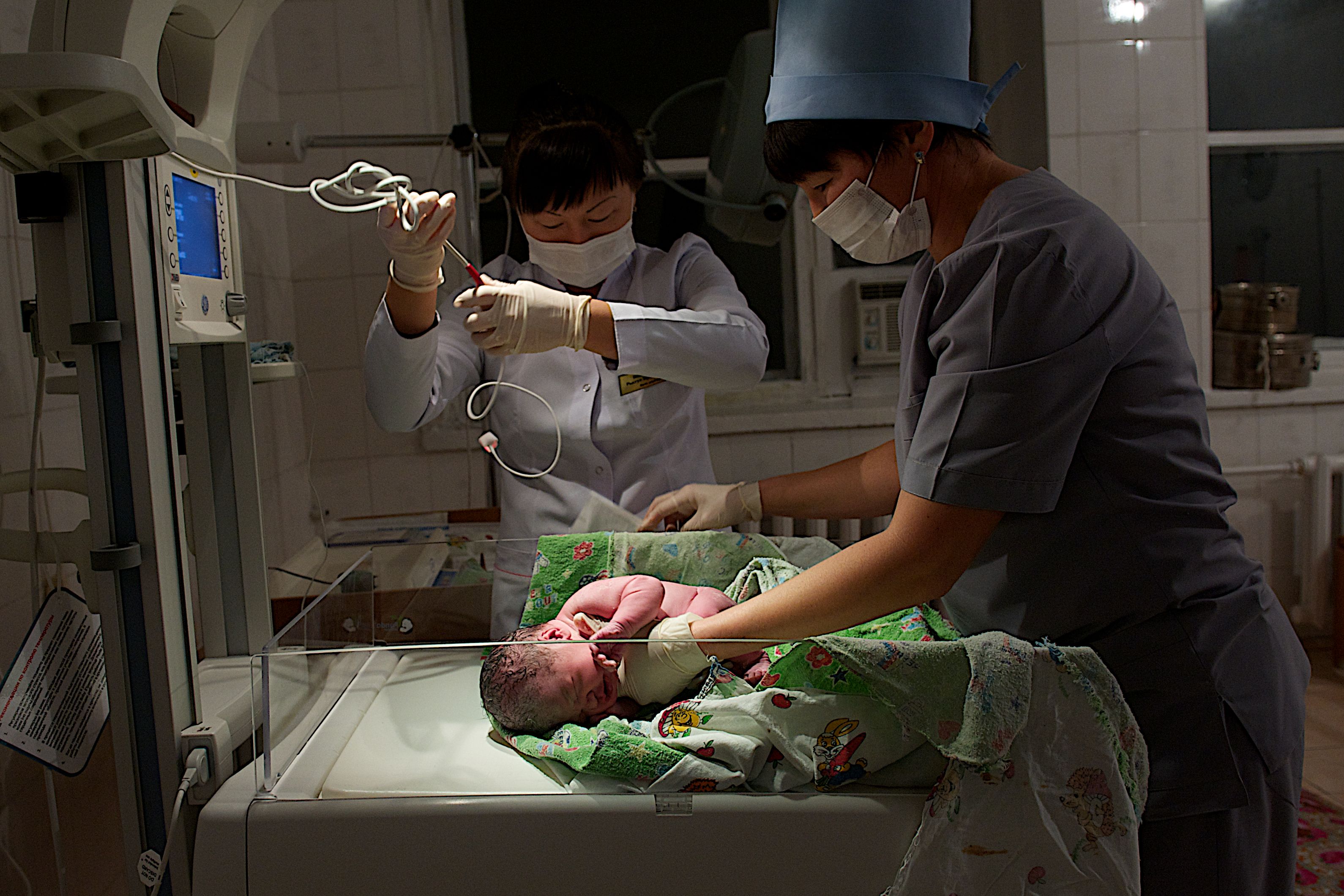 Благотворительный проект «Ангел-хранитель» фонда «Кус Жолы» и Казкоммерцбанка оснастил Урджарскую районную больницу современным медоборудованием. Ангел-хранитель, Урджар, Восточно-Казахстанская область, фонд Кус Жолы, Казкоммерцбанк, благотворительность, медицина, Карлыгаш Нуржан, Shanger.kz