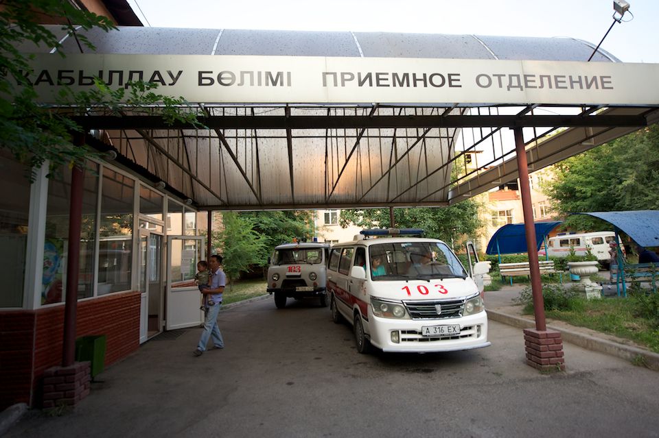 Детская хирургия Алматы: врачи спасают малышей, проглотивших инородные предметы, и предупреждают родителей об опасности повседневных вещей, детская больница, Алматы, хирургия, медицина, безопасность детей, инородные тела, врачи, дети, Карлыгаш Нуржан, Shanger.kz