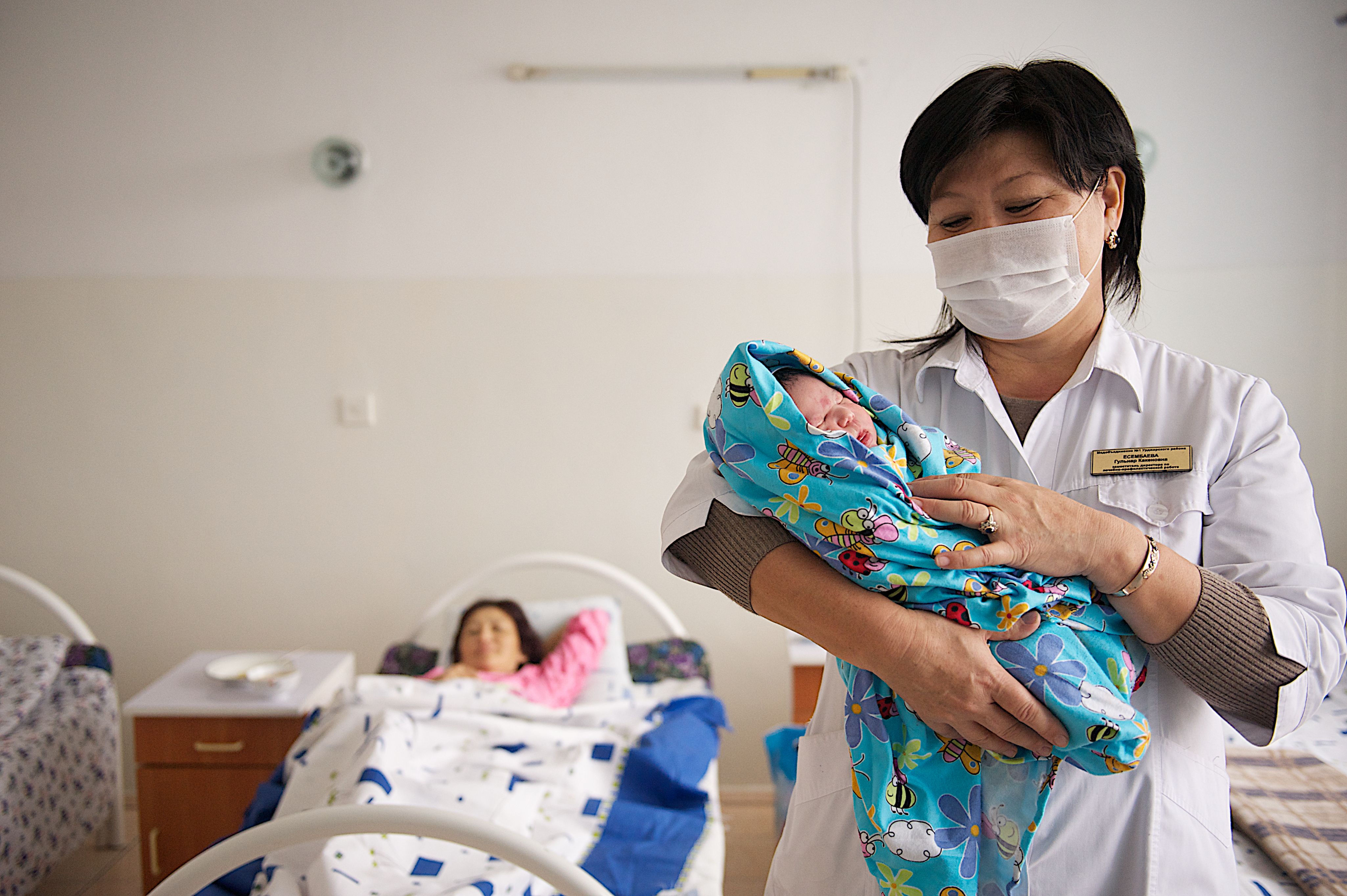 Благотворительный проект «Ангел-хранитель» фонда «Кус Жолы» и Казкоммерцбанка оснастил Урджарскую районную больницу современным медоборудованием. Ангел-хранитель, Урджар, Восточно-Казахстанская область, фонд Кус Жолы, Казкоммерцбанк, благотворительность, медицина, Карлыгаш Нуржан, Shanger.kz