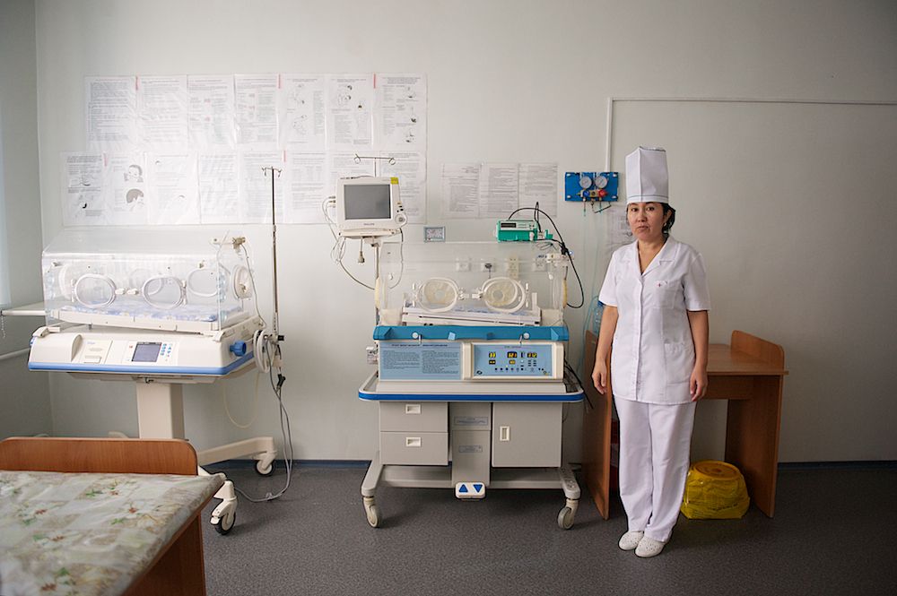 Благотворительный проект «Ангел-хранитель» фонда «Кус Жолы» и Казкоммерцбанка оснастил Урджарскую районную больницу современным медоборудованием. Ангел-хранитель, Урджар, Восточно-Казахстанская область, фонд Кус Жолы, Казкоммерцбанк, благотворительность, медицина, Карлыгаш Нуржан, Shanger.kz