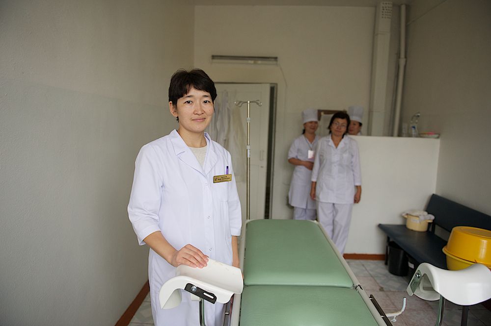 Благотворительный проект «Ангел-хранитель» фонда «Кус Жолы» и Казкоммерцбанка оснастил Урджарскую районную больницу современным медоборудованием. Ангел-хранитель, Урджар, Восточно-Казахстанская область, фонд Кус Жолы, Казкоммерцбанк, благотворительность, медицина, Карлыгаш Нуржан, Shanger.kz