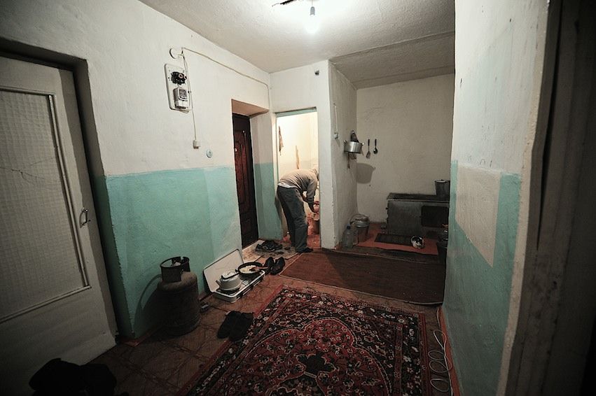 Американский волонтер Джонатан Рибел преподает английский язык в селе Шаульдер Южно-Казахстанской области, осваивает казахский язык и сельский быт, Джонатан Рибел, Корпус мира, село Шаульдер, английский язык, Казахстан, волонтер, сельская школа, Карлыгаш Нуржан, Shanger.kz