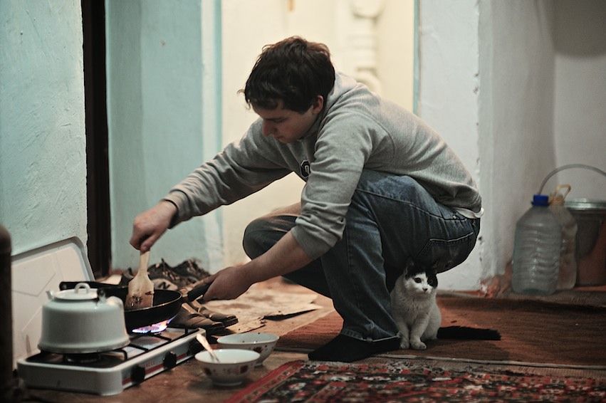 Американский волонтер Джонатан Рибел преподает английский язык в селе Шаульдер Южно-Казахстанской области, осваивает казахский язык и сельский быт, Джонатан Рибел, Корпус мира, село Шаульдер, английский язык, Казахстан, волонтер, сельская школа, Карлыгаш Нуржан, Shanger.kz