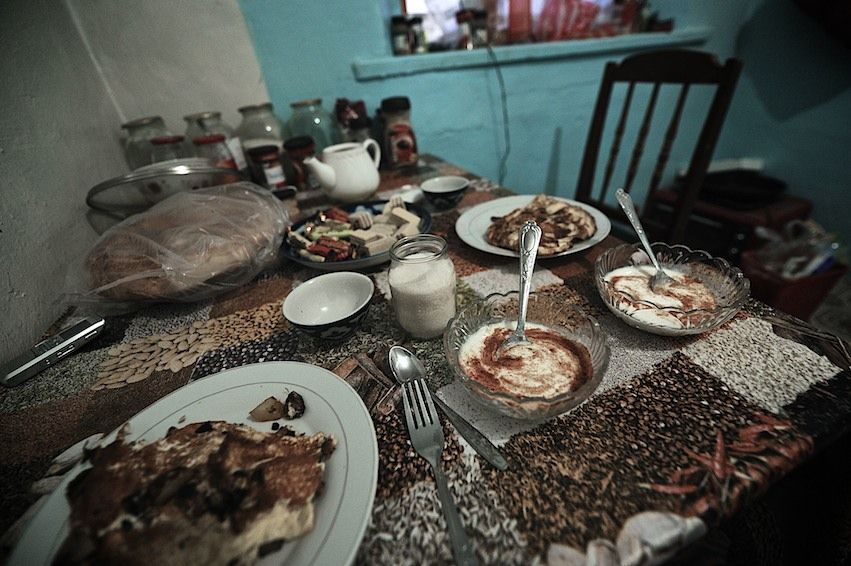 Американский волонтер Джонатан Рибел преподает английский язык в селе Шаульдер Южно-Казахстанской области, осваивает казахский язык и сельский быт, Джонатан Рибел, Корпус мира, село Шаульдер, английский язык, Казахстан, волонтер, сельская школа, Карлыгаш Нуржан, Shanger.kz