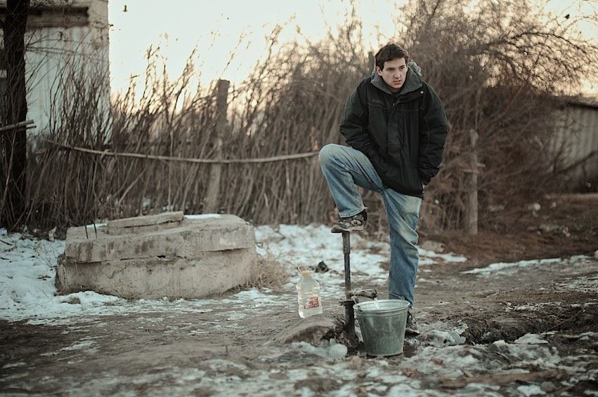 Американский волонтер Джонатан Рибел преподает английский язык в селе Шаульдер Южно-Казахстанской области, осваивает казахский язык и сельский быт, Джонатан Рибел, Корпус мира, село Шаульдер, английский язык, Казахстан, волонтер, сельская школа, Карлыгаш Нуржан, Shanger.kz