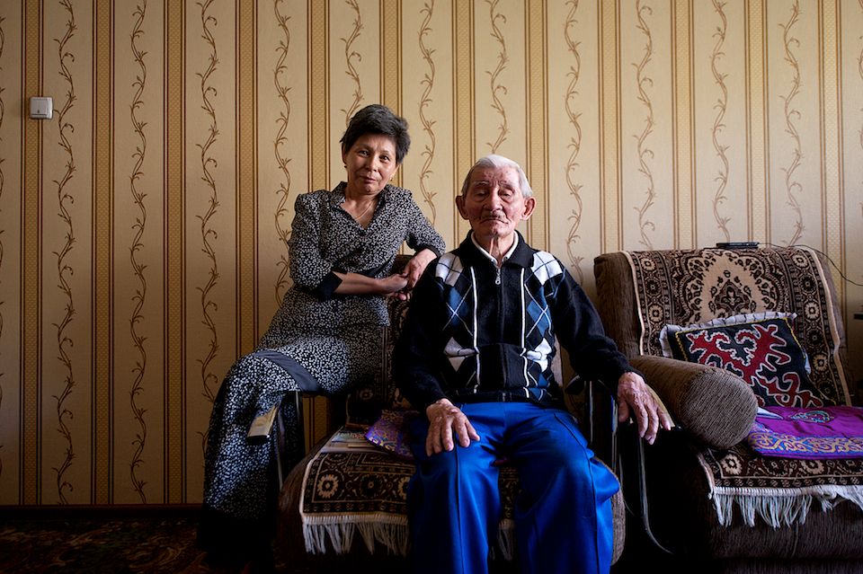 История любви ветерана Великой Отечественной войны Абена Берденова и его супруги Батес Мурзахановой, выдержавшей испытание временем и войной. Великая Отечественная война, ветераны, история любви, Казахстан, Караганда, фронт, Победа, память, Карлыгаш Нуржан, Shanger.kz