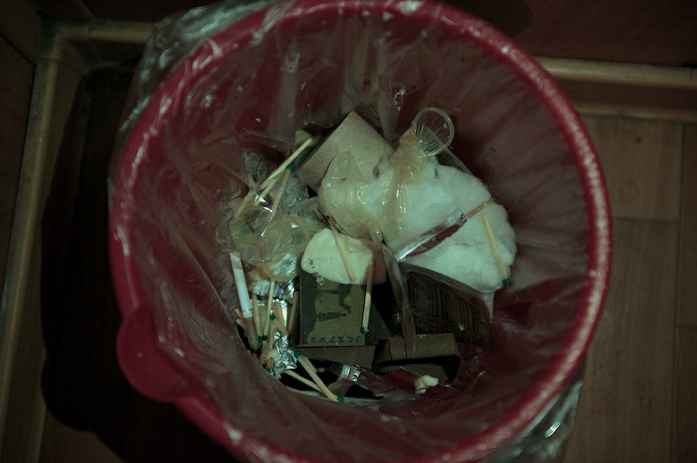 Рейд полиции Алматы по притонам: история девушек, оказавшихся в мире проституции, и взгляд изнутри на теневую сторону города, проституция, Алматы, рейд полиции, общество, женщины, сексуальное рабство, УБОП, Казахстан, Карлыгаш Нуржан, Shanger.kz