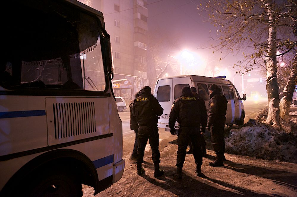 Рейд полиции Алматы по притонам: история девушек, оказавшихся в мире проституции, и взгляд изнутри на теневую сторону города, проституция, Алматы, рейд полиции, общество, женщины, сексуальное рабство, УБОП, Казахстан, Карлыгаш Нуржан, Shanger.kz