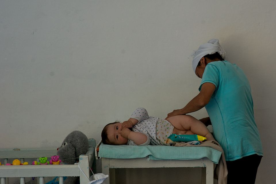 Дети, рождённые в женской колонии, и их матери: жизнь за решёткой, надежда, воспитание и редкие минуты тепла в доме матери и ребёнка, детство, дом матери и ребёнка, женская колония, заключённые матери, Казахстан, судьбы, общество, Карлыгаш Нуржан, Shanger.kz