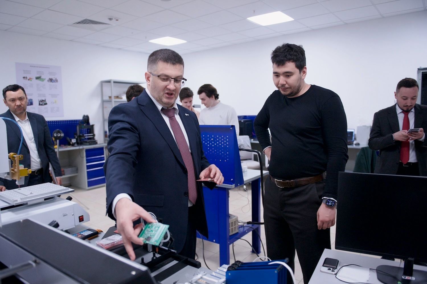 Қазақстанның нақты мәселелерін шешуге арналған AITU әзірлемелері; AITU, Astana IT University, Қазақстан, цифрлық криминалистика, су тасқынын болжау, жасанды интеллект, сүт безі обыры, нейротехнологиялар, су ресурстарын мониторингі, экожобалар