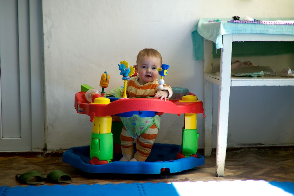 Дети, рождённые в женской колонии, и их матери: жизнь за решёткой, надежда, воспитание и редкие минуты тепла в доме матери и ребёнка, детство, дом матери и ребёнка, женская колония, заключённые матери, Казахстан, судьбы, общество, Карлыгаш Нуржан, Shanger.kz