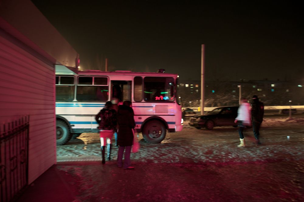 Рейд полиции Алматы по притонам: история девушек, оказавшихся в мире проституции, и взгляд изнутри на теневую сторону города, проституция, Алматы, рейд полиции, общество, женщины, сексуальное рабство, УБОП, Казахстан, Карлыгаш Нуржан, Shanger.kz