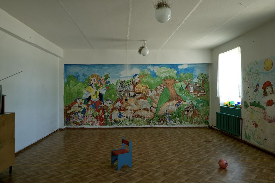 Дети, рождённые в женской колонии, и их матери: жизнь за решёткой, надежда, воспитание и редкие минуты тепла в доме матери и ребёнка, детство, дом матери и ребёнка, женская колония, заключённые матери, Казахстан, судьбы, общество, Карлыгаш Нуржан, Shanger.kz