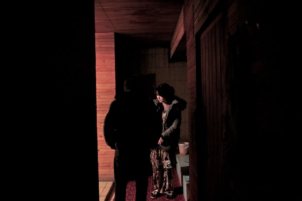 Рейд полиции Алматы по притонам: история девушек, оказавшихся в мире проституции, и взгляд изнутри на теневую сторону города, проституция, Алматы, рейд полиции, общество, женщины, сексуальное рабство, УБОП, Казахстан, Карлыгаш Нуржан, Shanger.kz